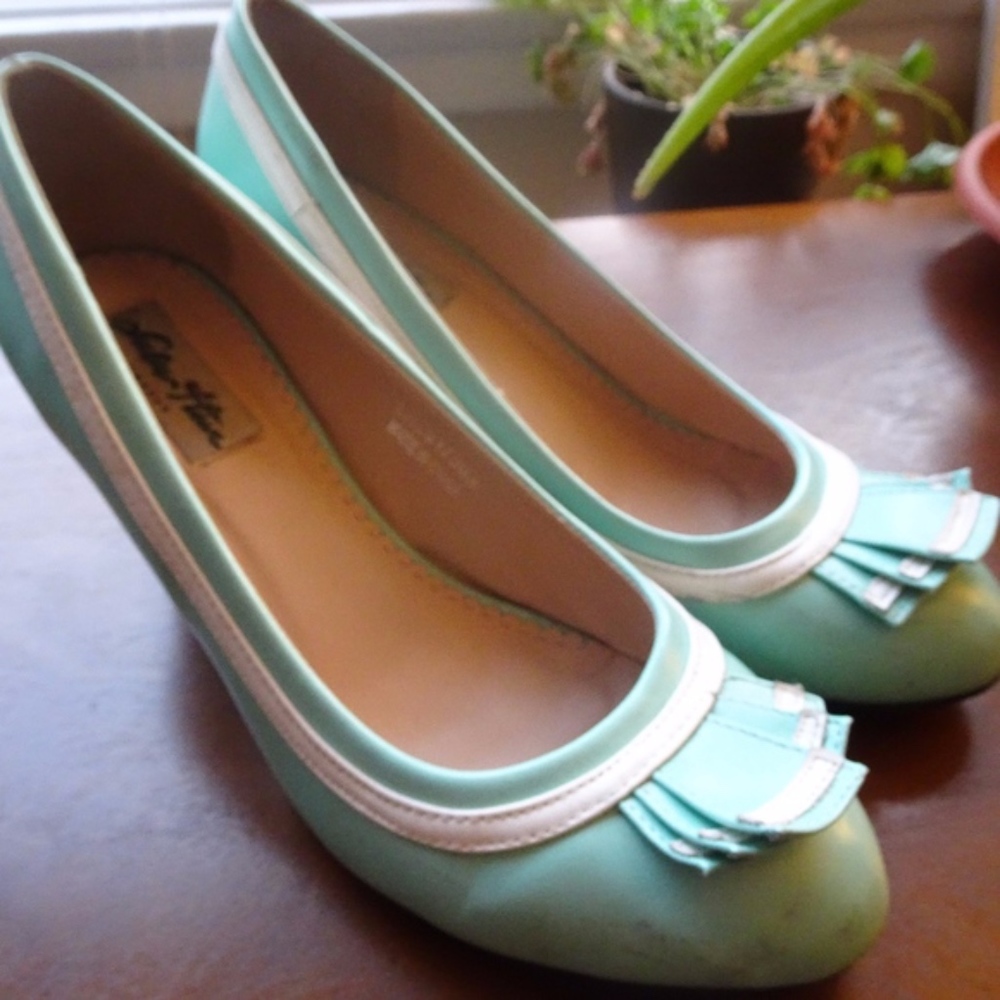 Retro / vintage inspired wedges in mint green